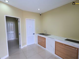 À vendre 1 chambre maison de ville à Prawet, Bangkok