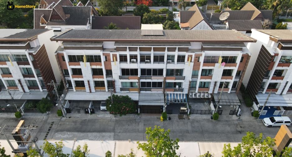 À vendre 1 chambre maison de ville à Prawet, Bangkok