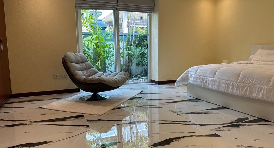 Casa en alquiler de 4 habitaciones en Bang Lamung, Chonburi