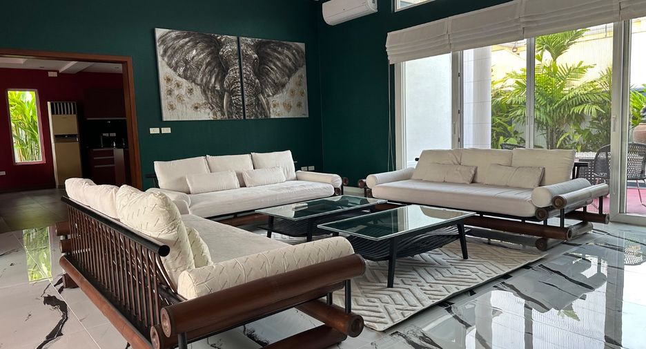 Casa en alquiler de 4 habitaciones en Bang Lamung, Chonburi