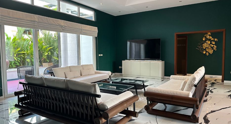 Casa en alquiler de 4 habitaciones en Bang Lamung, Chonburi