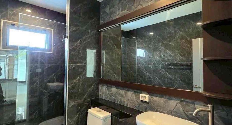 À vendre 3 chambres villa à Huay Yai, Pattaya