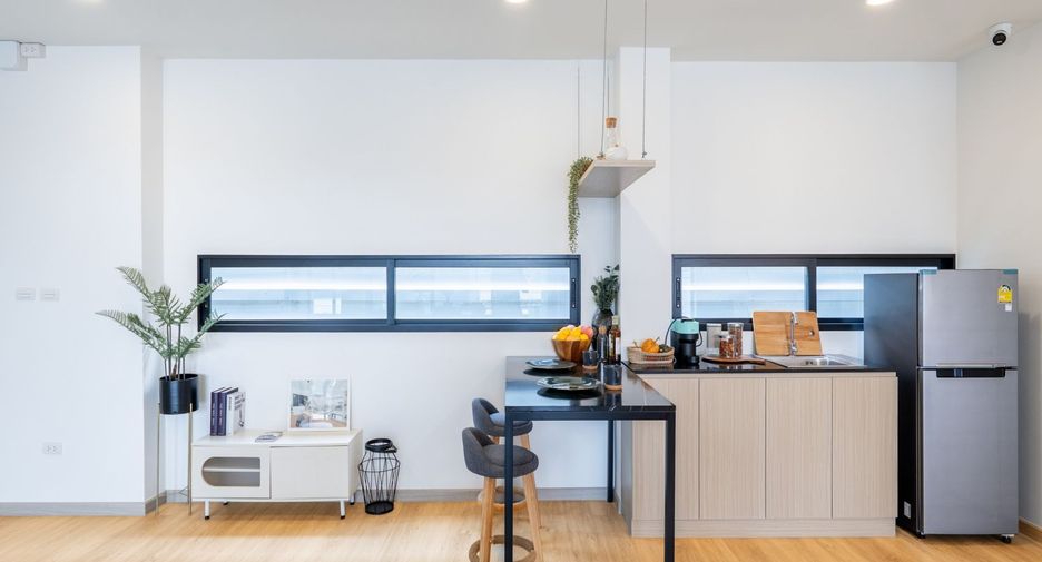 For sale 2 ベッドルーム office in Bang Phli, Samut Prakan