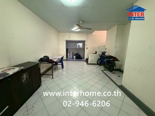 出售 3 卧室 联排别墅 在 Khlong Luang, Pathum Thani
