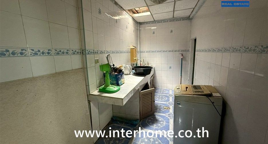 For sale 3 bedrooms townhouse in Khlong Luang, Pathum Thani