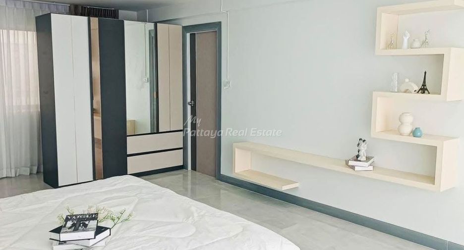 For sale 3 bedrooms condo in Jomtien, Pattaya