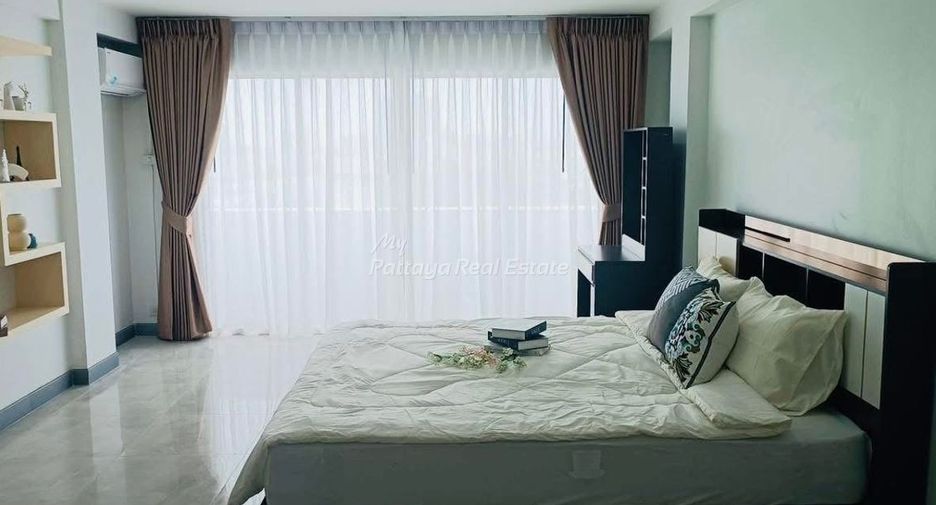 For sale 3 bedrooms condo in Jomtien, Pattaya
