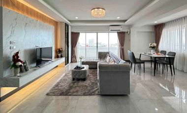 For sale 3 bedrooms condo in Jomtien, Pattaya