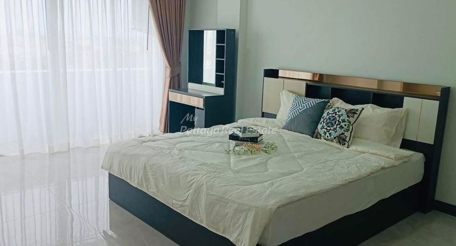 For sale 3 bedrooms condo in Jomtien, Pattaya