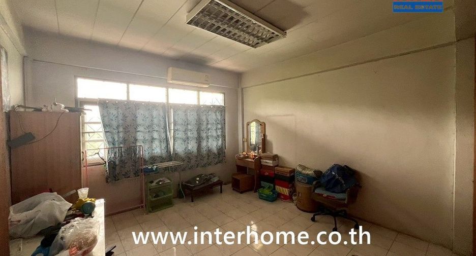 For sale 3 bedrooms retail Space in Bang Bon, Bangkok