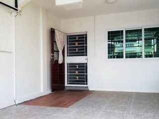 Reihenhaus zum Kauf mit 2 Zimmer in Pak Kret, Nonthaburi