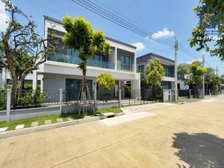 出售 4 卧室 独立屋 在 Sai Mai, 曼谷