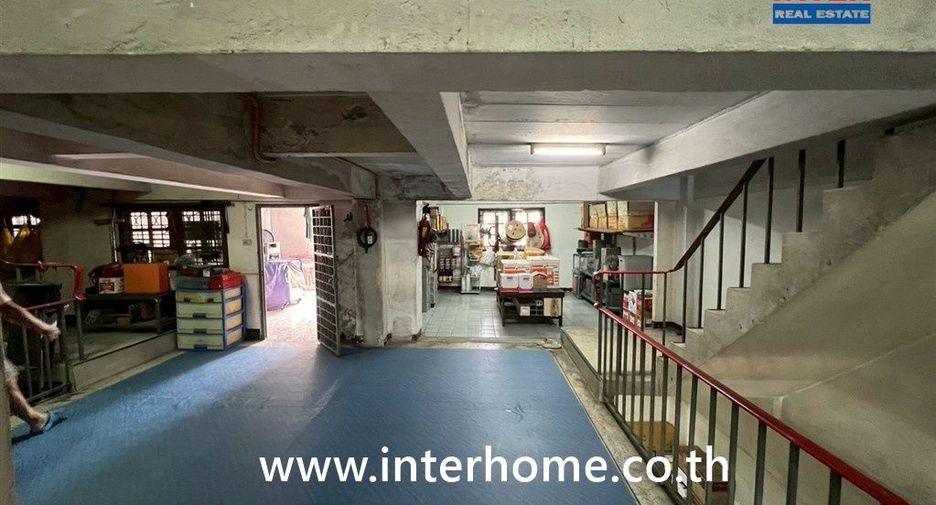 Gewerbefläche zum Kauf mit 5 Zimmer in Bang Khae, Bangkok