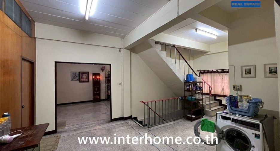 Gewerbefläche zum Kauf mit 5 Zimmer in Bang Khae, Bangkok