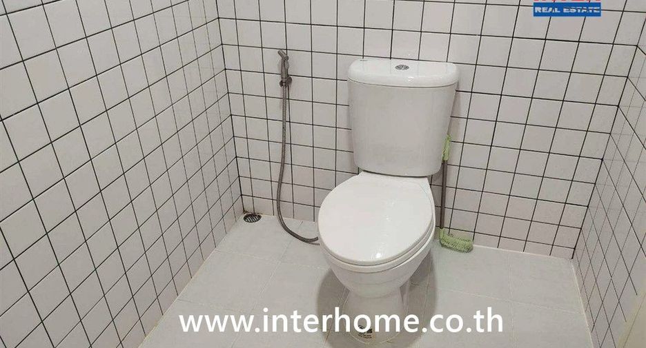 For sale 2 bedrooms townhouse in Min Buri, Bangkok