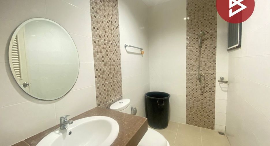 Casa en venta de 3 habitaciones en Si Racha, Chonburi