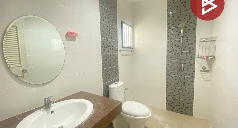 Casa en venta de 3 habitaciones en Si Racha, Chonburi