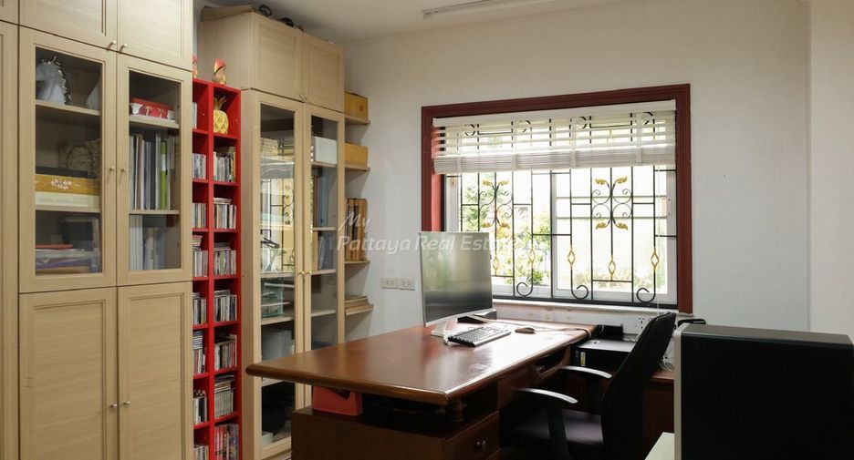 For sale 3 bedrooms villa in Bang Lamung, Chonburi