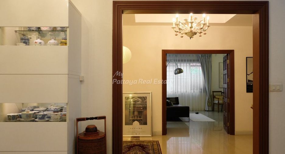 For sale 3 bedrooms villa in Bang Lamung, Chonburi