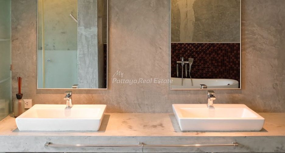 For sale 3 bedrooms villa in Bang Lamung, Chonburi
