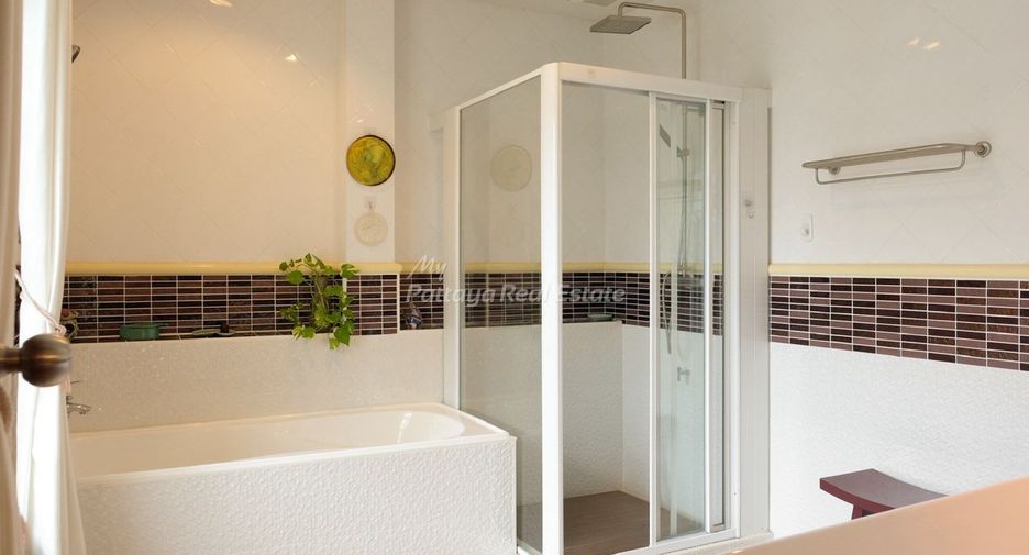 For sale 3 bedrooms villa in Bang Lamung, Chonburi
