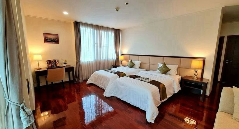 For rent 3 bedrooms condo in Watthana, Bangkok