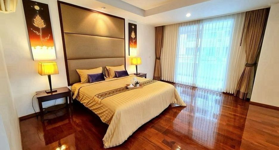 For rent 3 bedrooms condo in Watthana, Bangkok