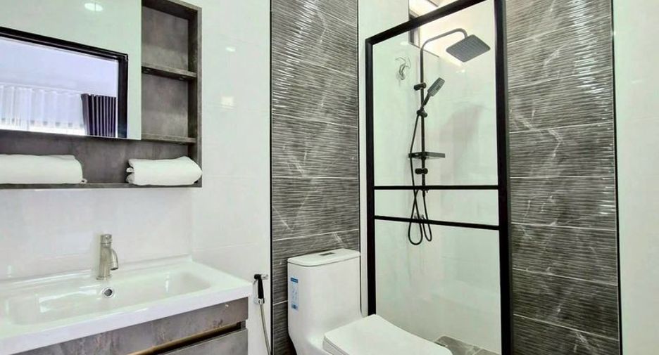 Haus zum Kauf mit 3 Zimmer in Bang Lamung, Chonburi