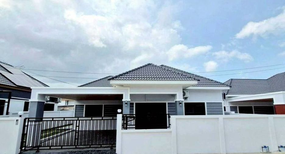 Haus zum Kauf mit 3 Zimmer in Bang Lamung, Chonburi
