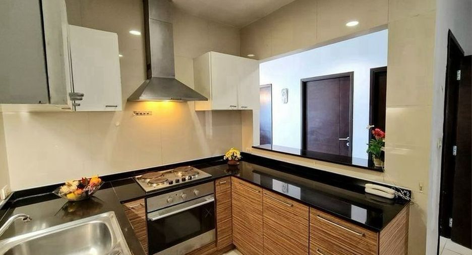 For rent 2 bedrooms condo in Watthana, Bangkok