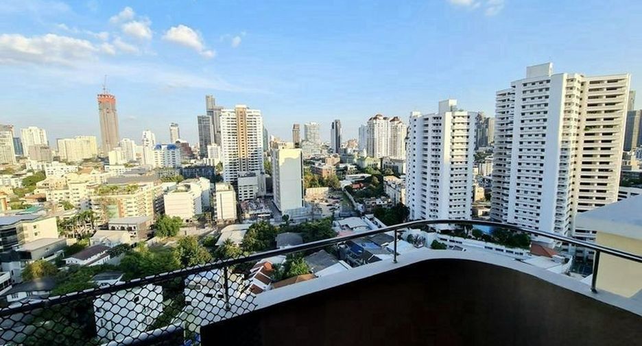 For rent 2 bedrooms condo in Watthana, Bangkok