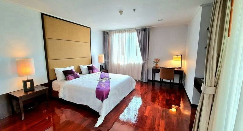 For rent 2 bedrooms condo in Watthana, Bangkok
