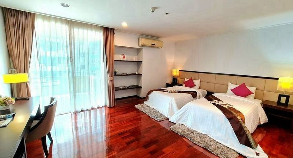 For rent 2 bedrooms condo in Watthana, Bangkok