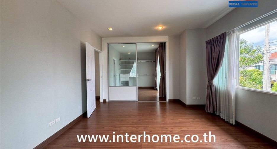 Haus zum Kauf mit 3 Zimmer in Khan Na Yao, Bangkok
