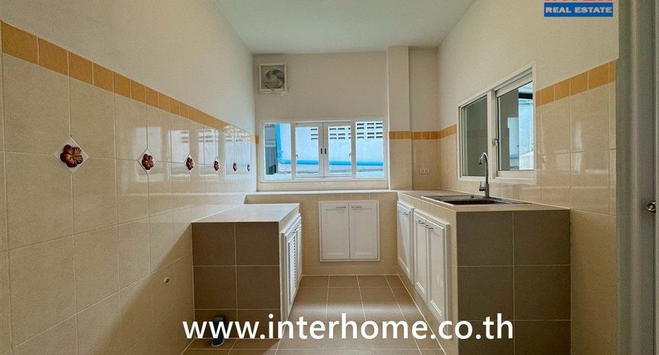 Haus zum Kauf mit 3 Zimmer in Khan Na Yao, Bangkok