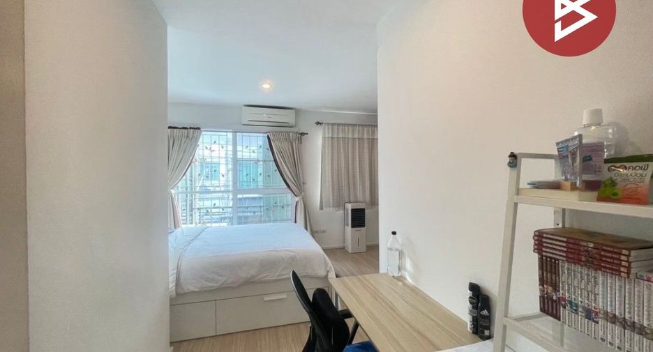 For sale 3 bedrooms townhouse in Prawet, Bangkok