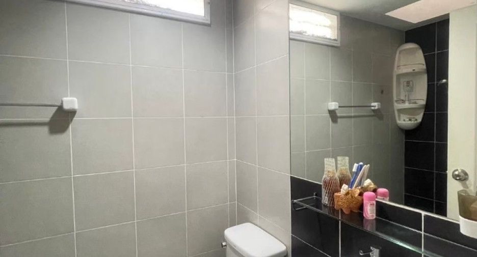 For sale 3 bedrooms townhouse in Prawet, Bangkok