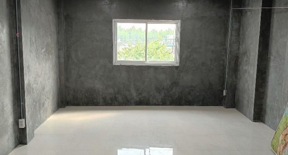 Local comercial en alquiler y en venta de 4 habitaciones en Khlong Luang, Pathum Thani