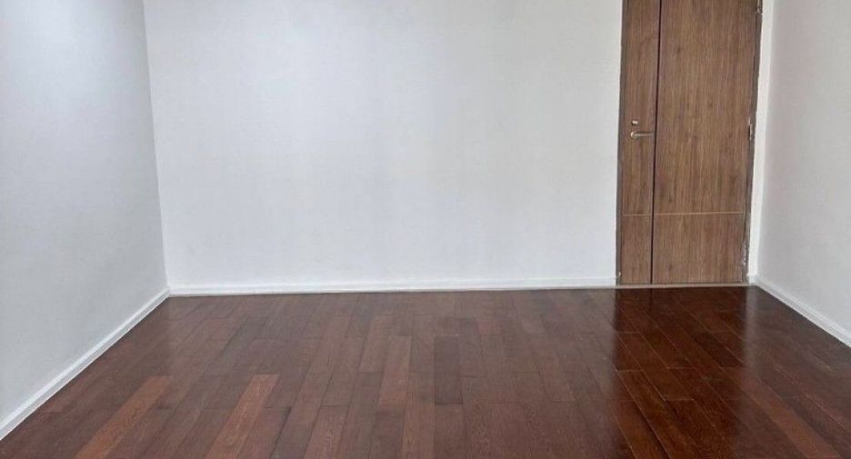 Local comercial en alquiler y en venta de 4 habitaciones en Khlong Luang, Pathum Thani