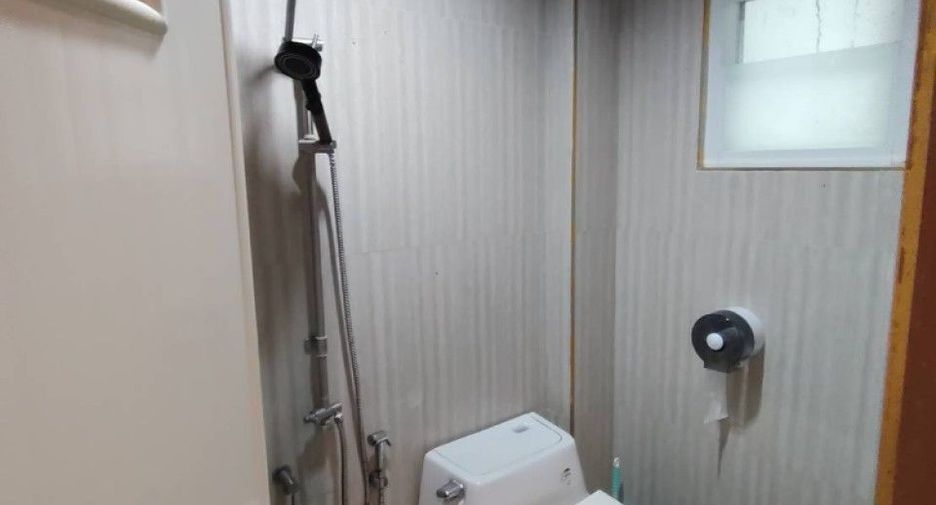 Local comercial en alquiler y en venta de 4 habitaciones en Khlong Luang, Pathum Thani