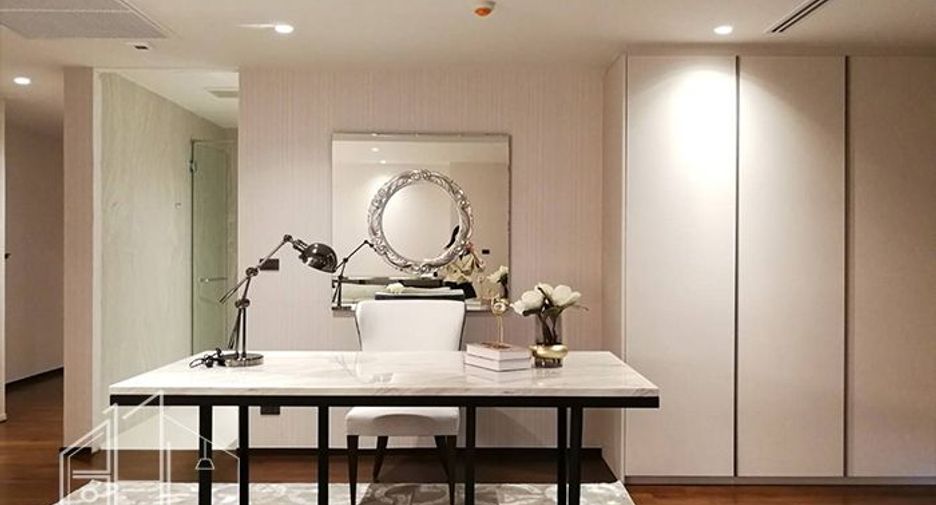 For rent 2 bedrooms condo in Watthana, Bangkok