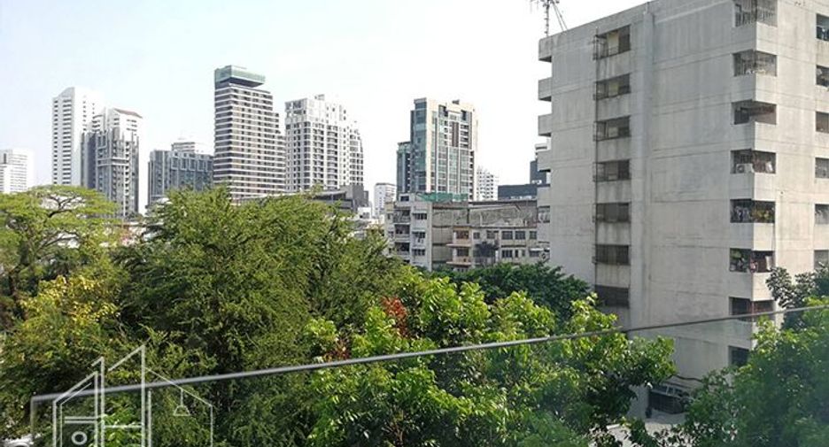 For rent 2 bedrooms condo in Watthana, Bangkok