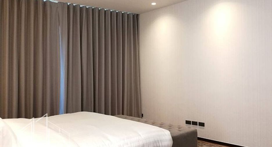 For rent 2 bedrooms condo in Watthana, Bangkok