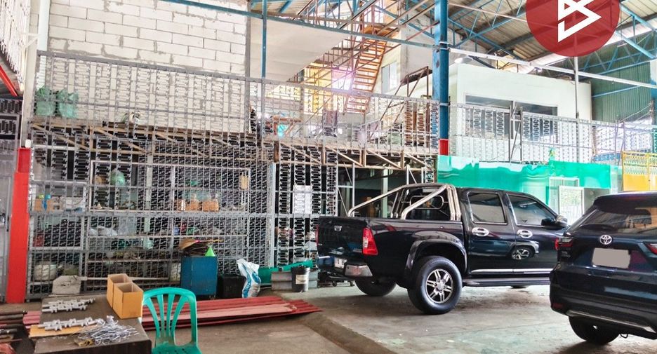 For sale 2 bedrooms warehouse in Mueang Samut Prakan, Samut Prakan