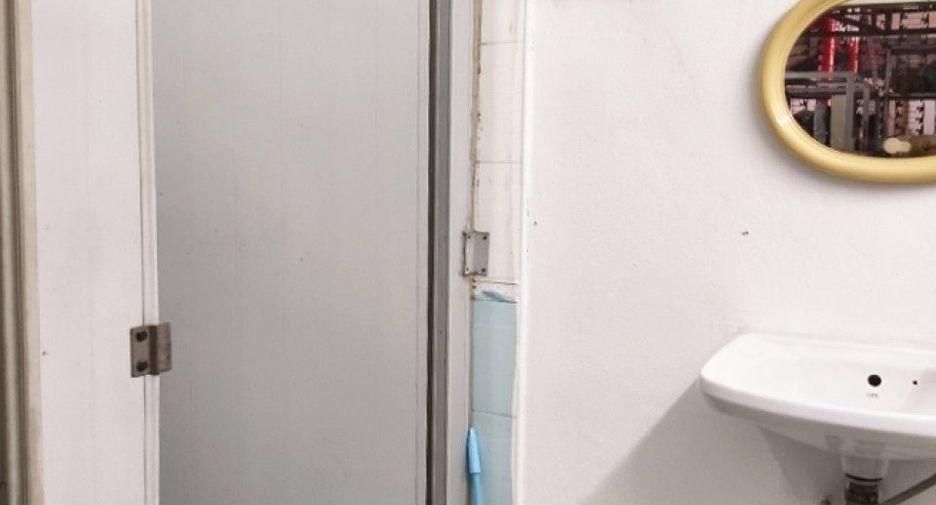 For sale 2 bedrooms warehouse in Mueang Samut Prakan, Samut Prakan