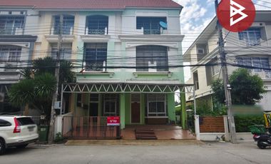 À vendre 6 chambres maison de ville à Prawet, Bangkok