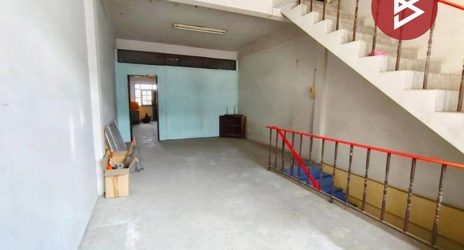 Local comercial en venta de 6 habitaciones en Bang Khun Thian, Bangkok