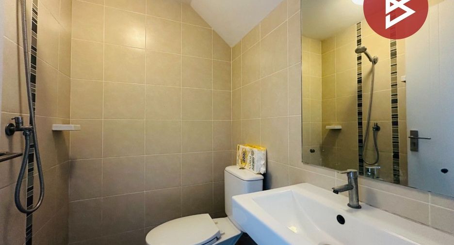 Casa adosada en venta de 4 habitaciones en Mueang Nonthaburi, Nonthaburi