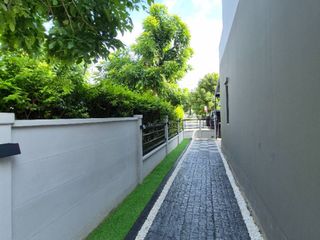 Reihenhaus zum Kauf mit 2 Zimmer in Bang Phli, Samut Prakan