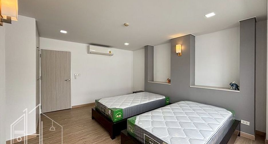 À louer 2 chambres condo à Watthana, Bangkok